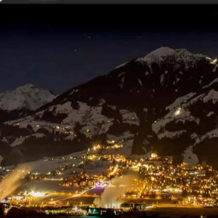 Apartment In Fuegen Near Hochzillertal Skiing, Cleaning Included Apartament